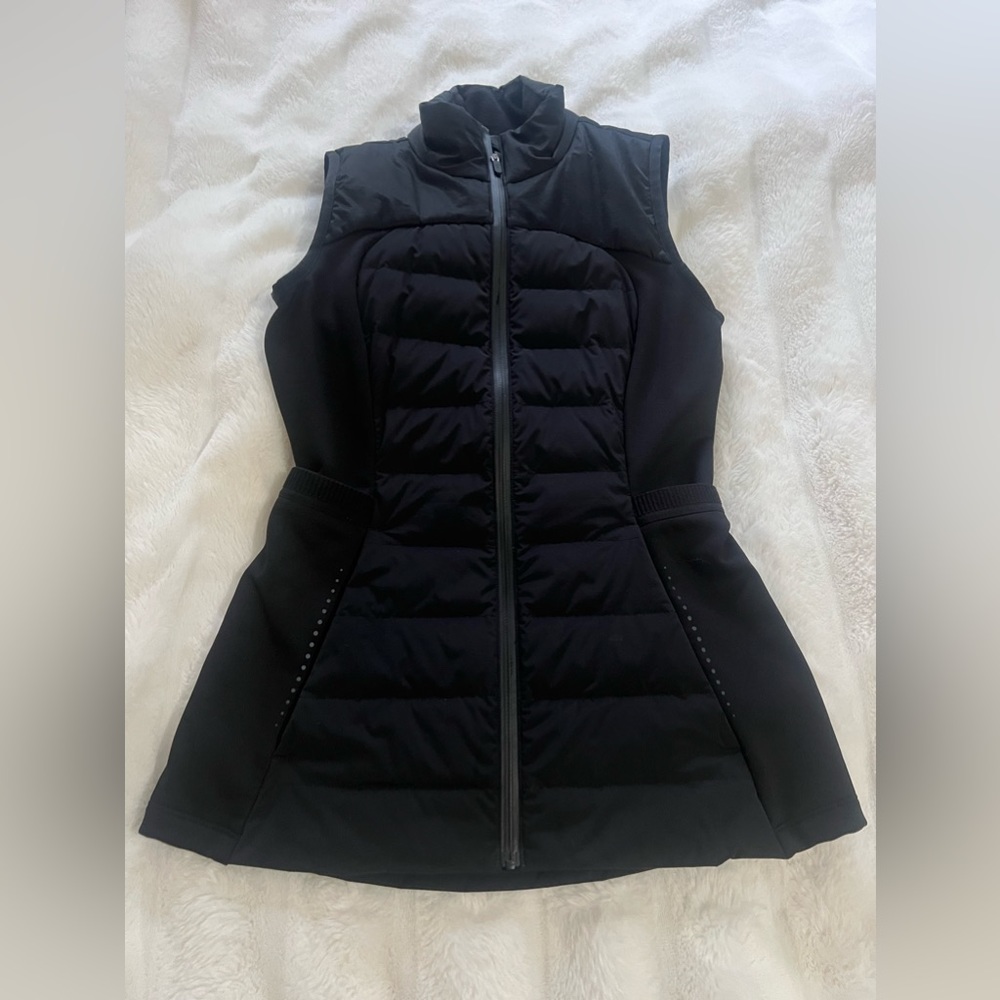 Lululemon size 2 black vest